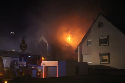 Winnenden-Baach: Dachstuhlbrand mit Explosion einer Gasflasche im Ortsteil Baach